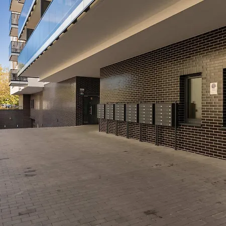 Tasteful With Parking Near The Center Of By Renters Apartament *