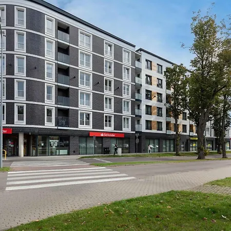 Appartement Tasteful With Parking Near The Center Of By Renters