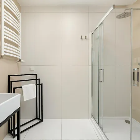 Tasteful With Parking Near The Center Of By Renters Apartament