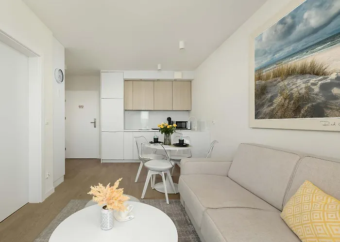 Tasteful With Parking Near The Center Of By Renters *